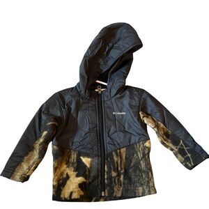 ✅Columbia Toddler Camo Hooded Zip Jacket size 12-18 Months